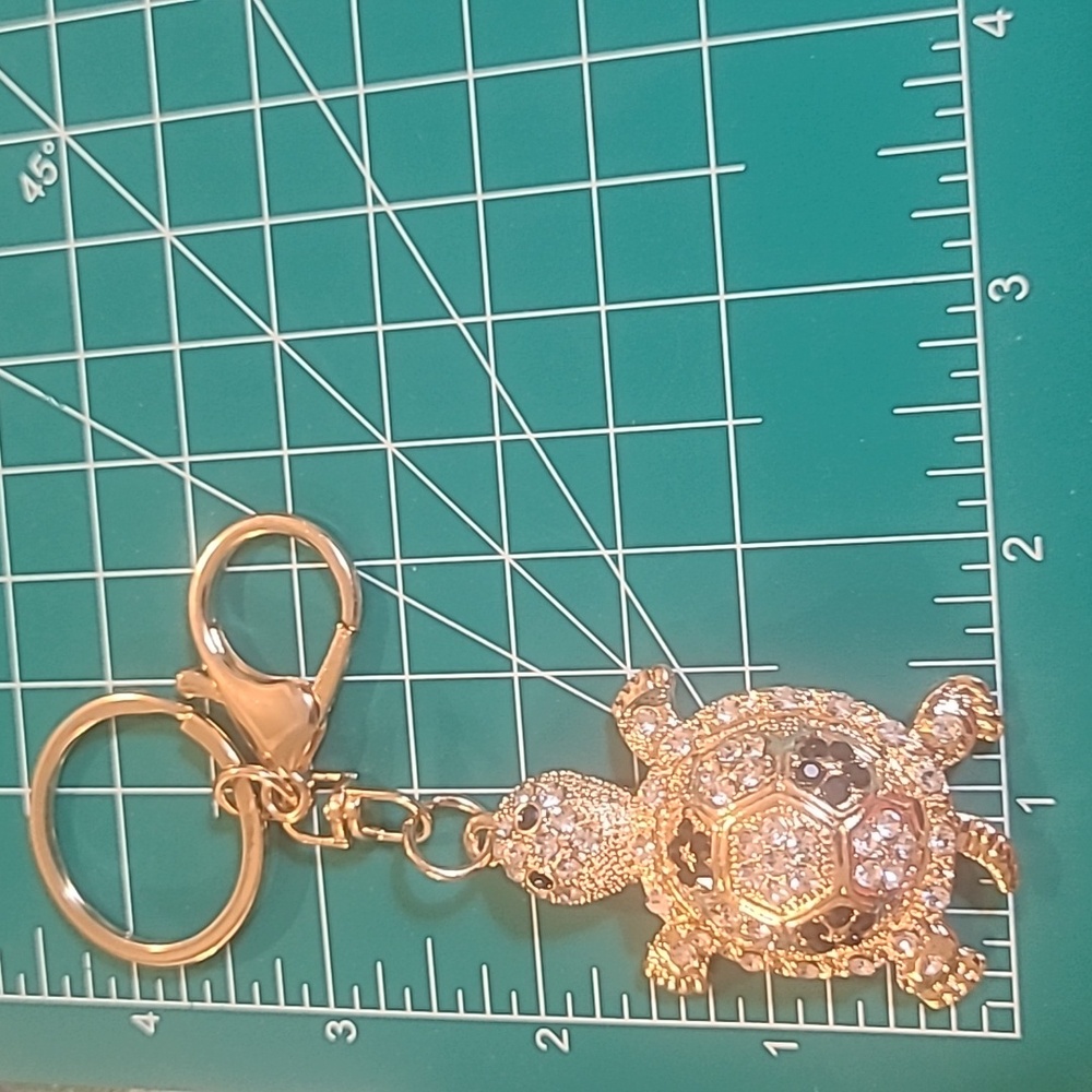 Gold Turtle Keychain - Picture 4 of 5